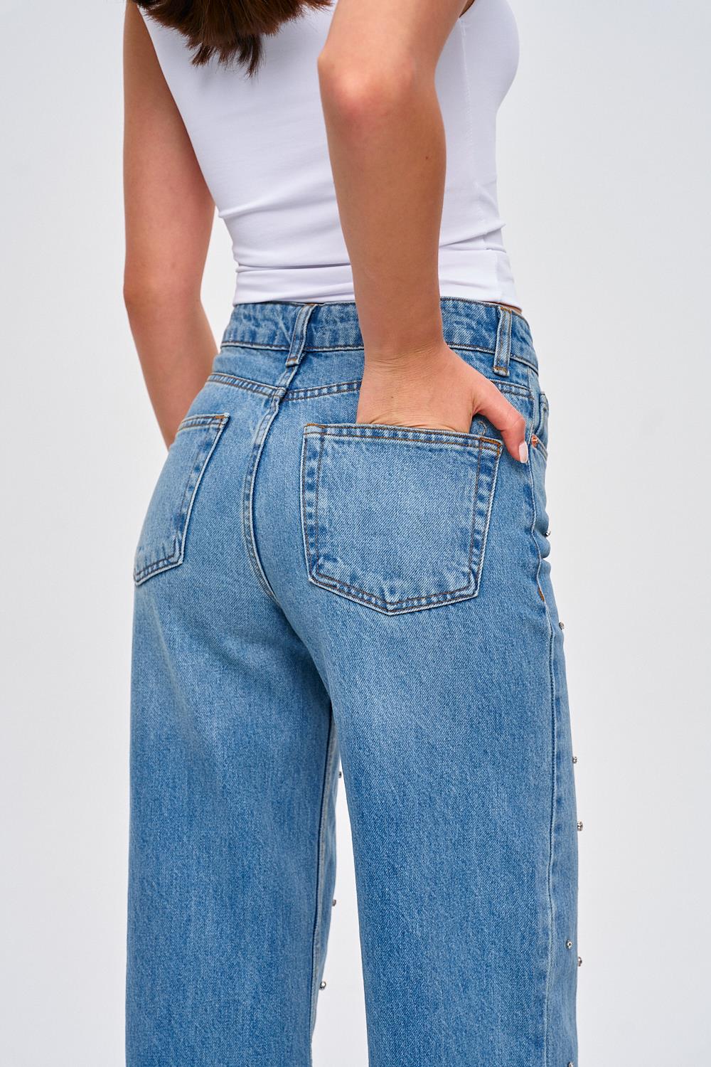 Jeans mit weitem Bein und himmlischer Verzierung